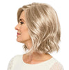 Gabor mod om deg mellomlengde lagdelte Bob Wig av Hairuwear, 2023 Spring Luxury Collection, Average Cap, GL16-27 Buttered Biscuit