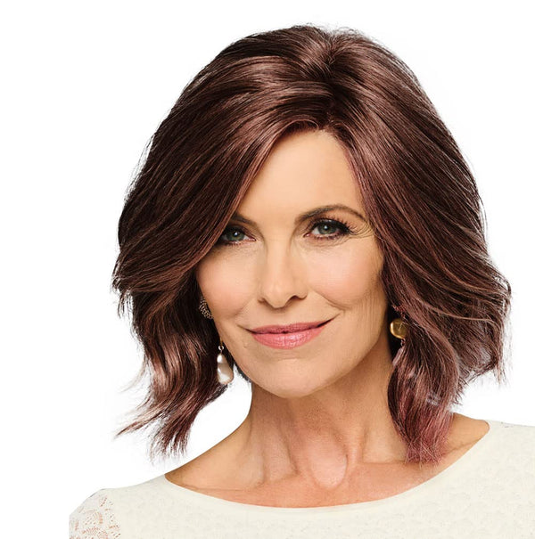 Gabor mod om deg mellomlengde lagdelte Bob Wig av Hairuwear, 2023 Spring Luxury Collection, Average Cap, GL16-27 Buttered Biscuit