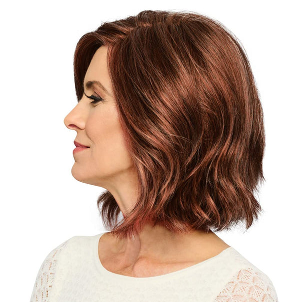 Gabor mod om deg mellomlengde lagdelte Bob Wig av Hairuwear, 2023 Spring Luxury Collection, Average Cap, GL16-27 Buttered Biscuit