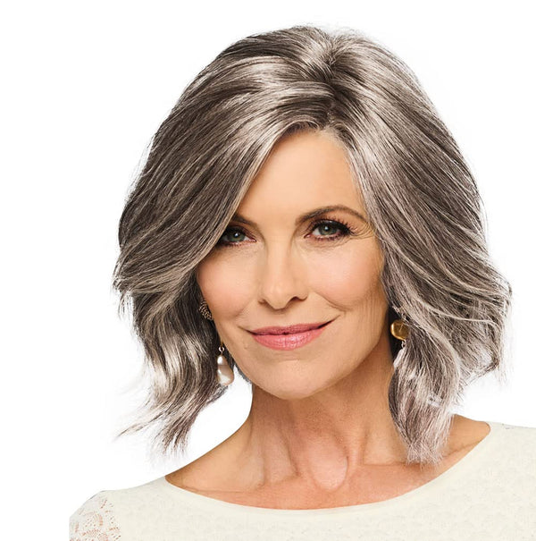 Gabor mod om deg mellomlengde lagdelte Bob Wig av Hairuwear, 2023 Spring Luxury Collection, Average Cap, GL16-27 Buttered Biscuit