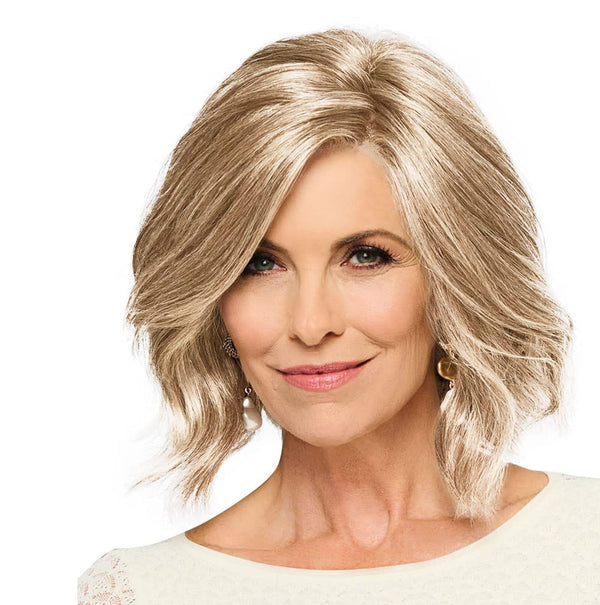 Gabor mod om deg mellomlengde lagdelte Bob Wig av Hairuwear, 2023 Spring Luxury Collection, Average Cap, GL16-27 Buttered Biscuit